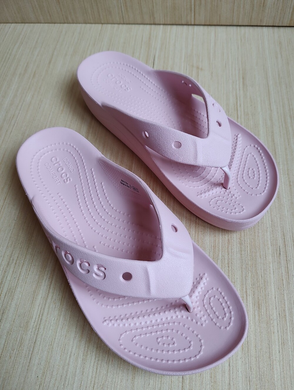 Crocs Women Baya Platform Flip Flops Sandals Pink Logo Perforated Rubber Size 9